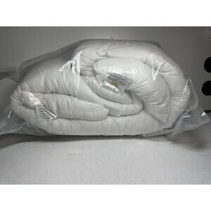 First Landings Premium Newborn Photography Cotton 4 Piece White Pillow Set